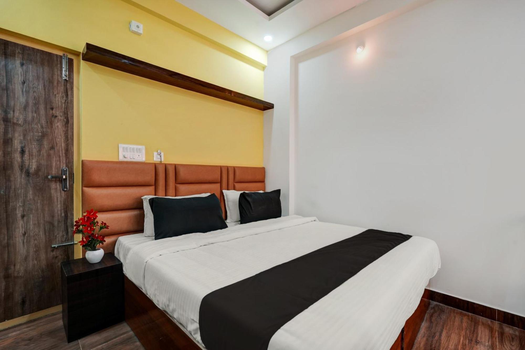 Collection O Utsav Grand Hotel Bangalore Bagian luar foto